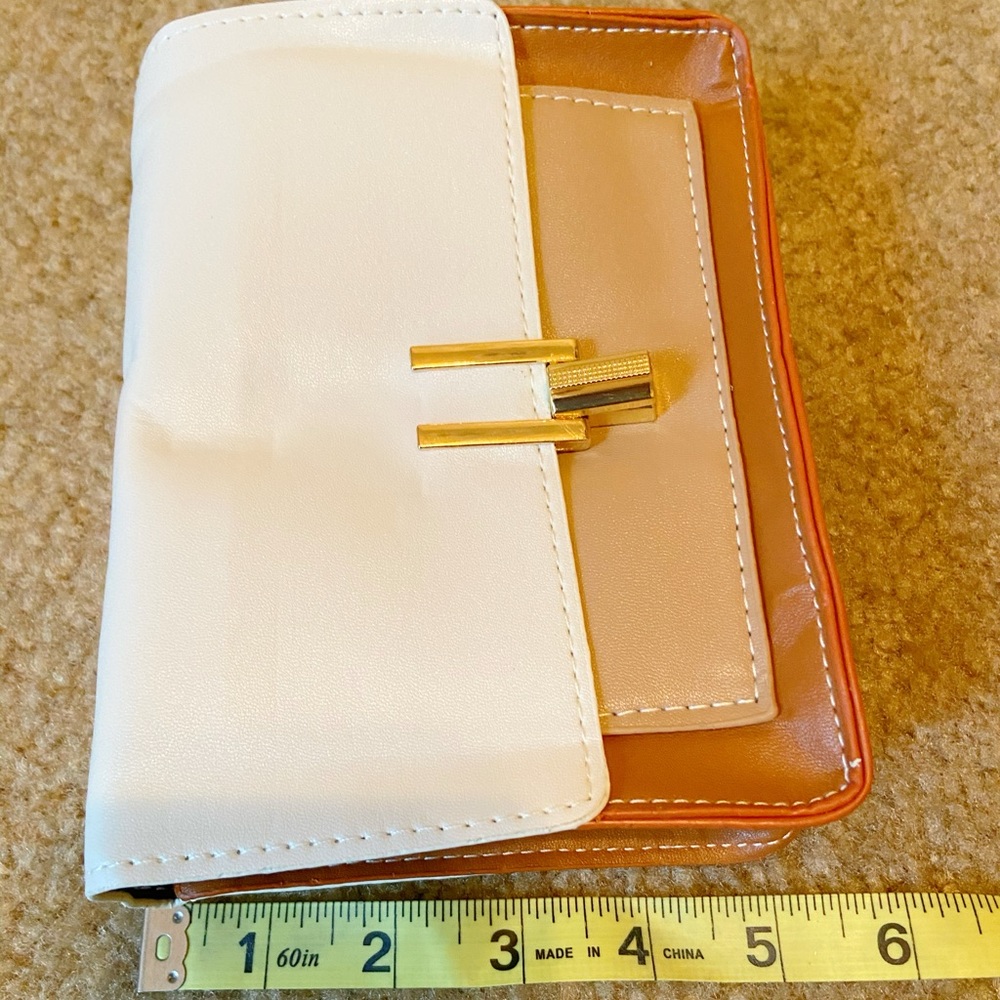 Neutral multi-toned Crossbody Purse - Picture 5 of 7